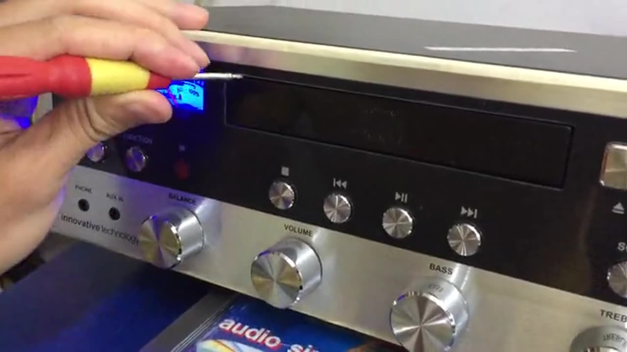 Video to open the CD door for CD players