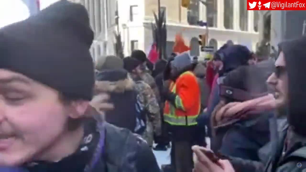 Protesters in Ottawa shout "Freedom!" Police w/No Badges spray mace into their eyes