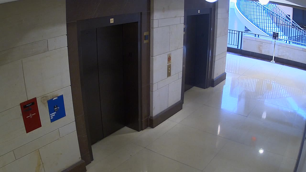 7050CVCLLElevator24-25Lobby_2021-01-06_11h26min22s823ms.mp4