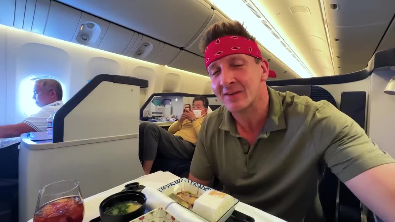 Eating Japanese Food at 30_000 Feet__ LA to Tokyo__(720P_HD)