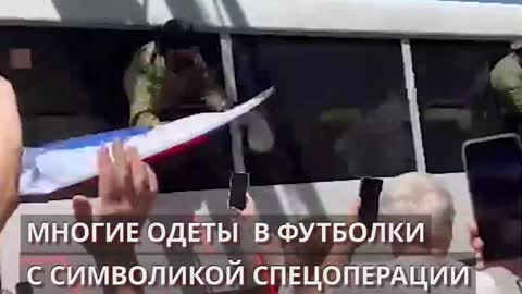 V Krasnodarském kraji vítají ruské vojáky, kteří se vracejí z Donbasu