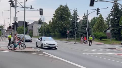 "Bruselská kolona" při průjezdu Vysokým Mýtem