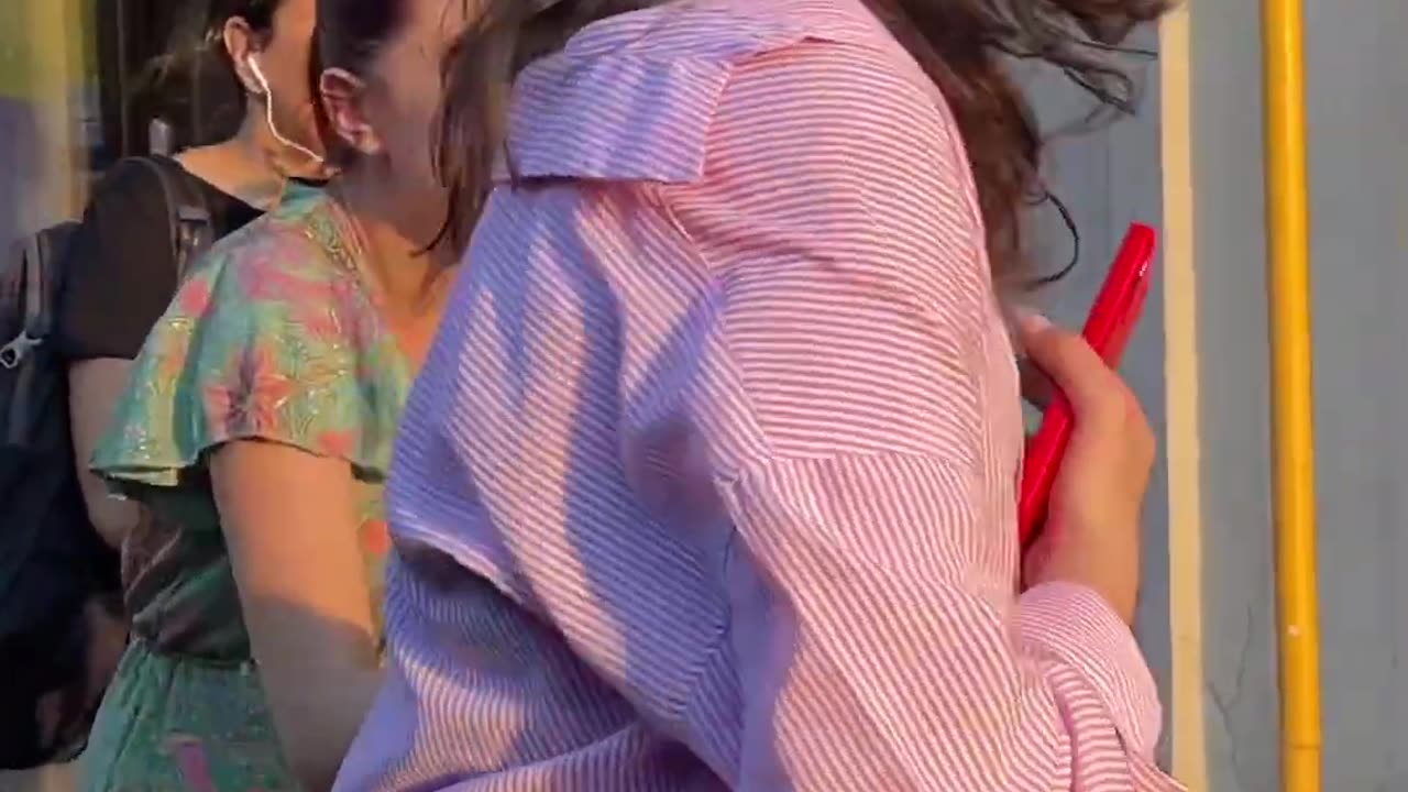 Positive People 💃😂 Good energy 🕺 Statue Prank