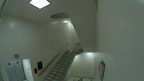 3152RHOB01Stair7_2021-01-05_23h00min03s987ms.mp4