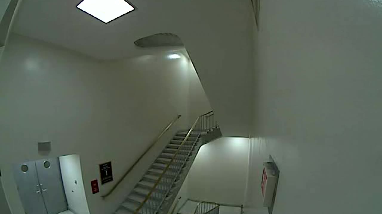 3152RHOB01Stair7_2021-01-05_23h00min03s987ms.mp4