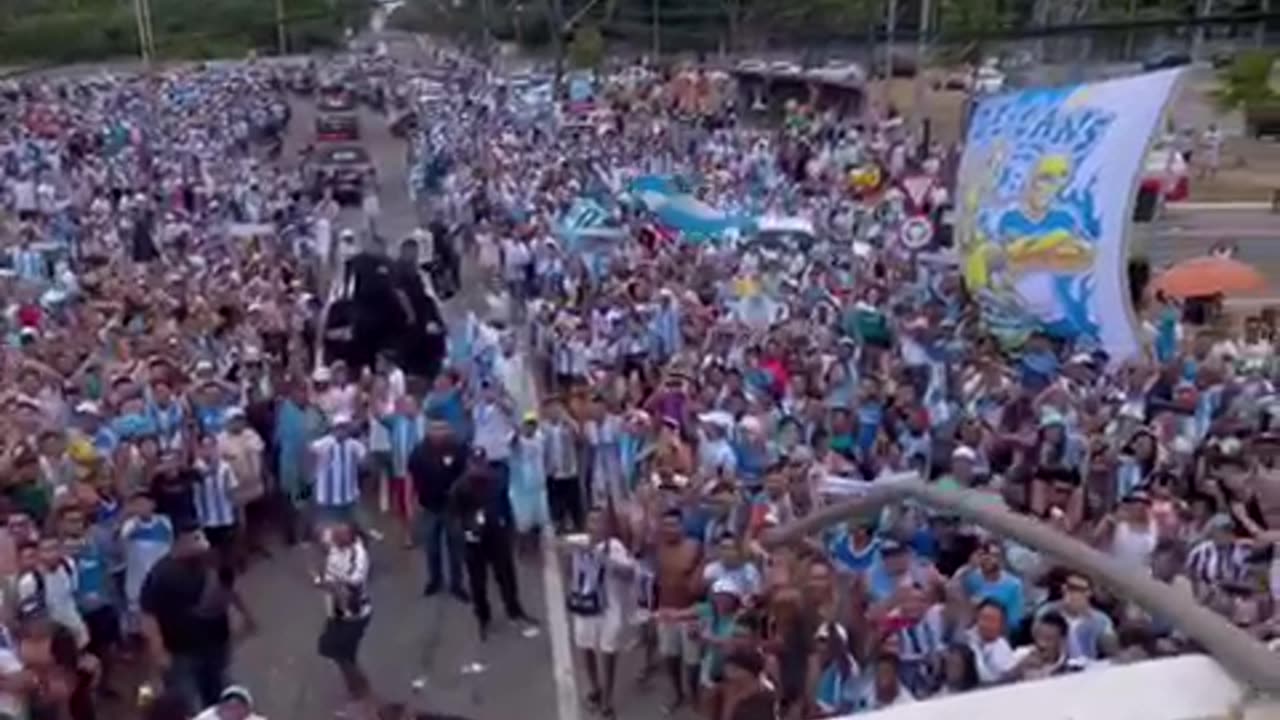 Acesso a série B: Torcida vai buscar o time do Paysandu no Aeroporto internacional de Belém