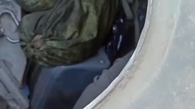 Chechen soldiers have captured American and Polish mercenaries, beat them with a flip-flop