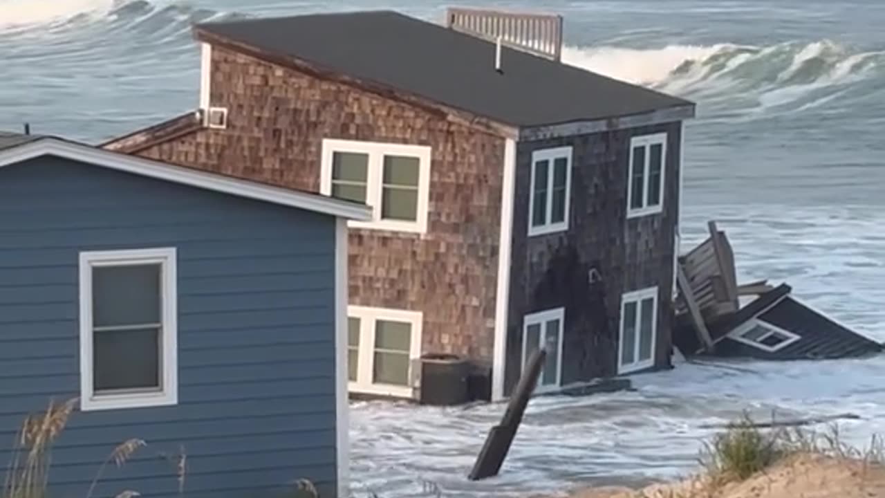 A North Carolina home collapsed into the ocean as Hurricane Ernesto