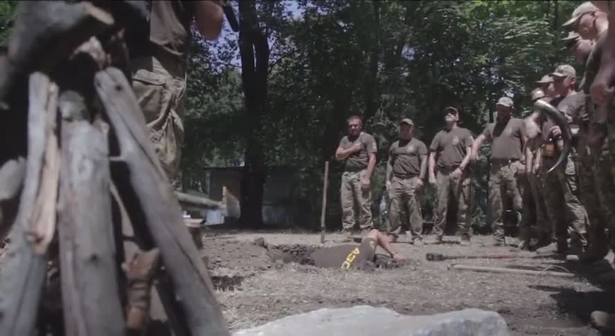 Azov Battalion perform pagan blood ritual, Roman/Nazi salute (Ukraine)