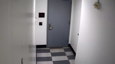 6149RHOBG3G301CStairwayLobbyEntry_2021-01-05_21h00min01s870ms.mp4