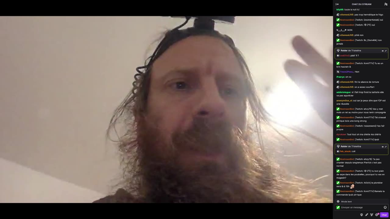 2023-05-29 (9bis) - Il séquestre ses spectateurs dans un frigo - Twitch Publicités (avec chat)