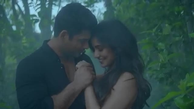 Dil ko karaar aaya Romantic song