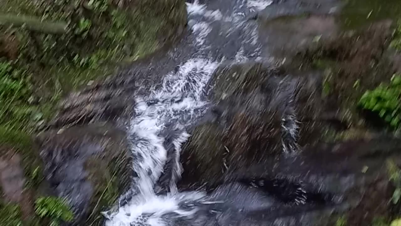 Mais uma pequena cascatinha