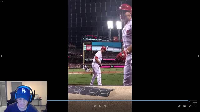 Reacting to Joey Votto MERCILESSLY Destroying a Heckler
