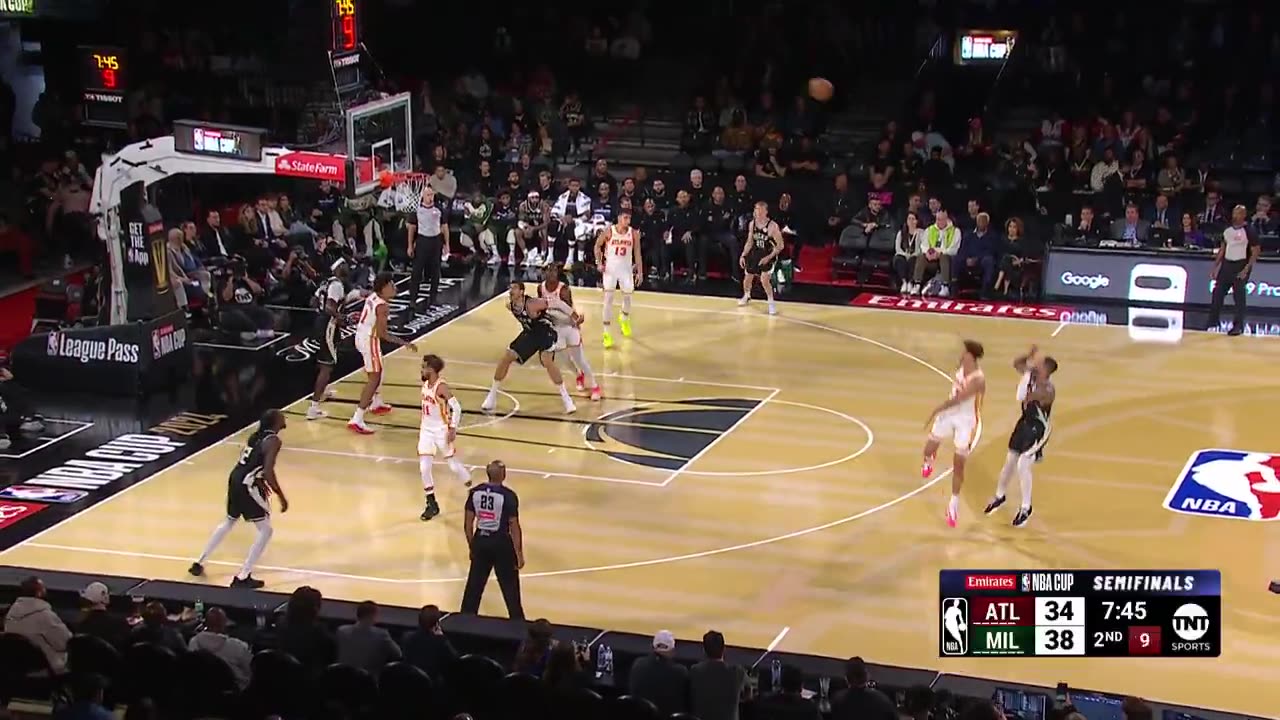 Lillard's RANGE is INSANE! 🤯 #NBA