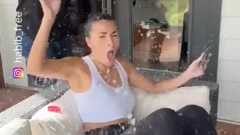 The run away at the end!😂😂😂