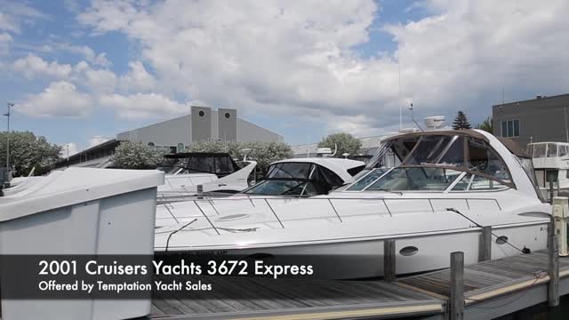 2001 Cruisers Yachts 3672 Express