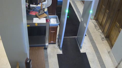 1017RSOB01DelAveADADoor_2021-01-06_19h48min05s410ms.mp4