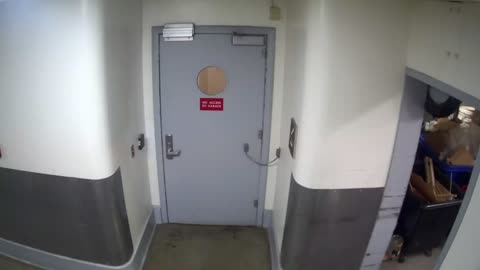 6128RHOBSBRSBST4Stairwell4_2021-01-05_06h40min00s517ms.mp4