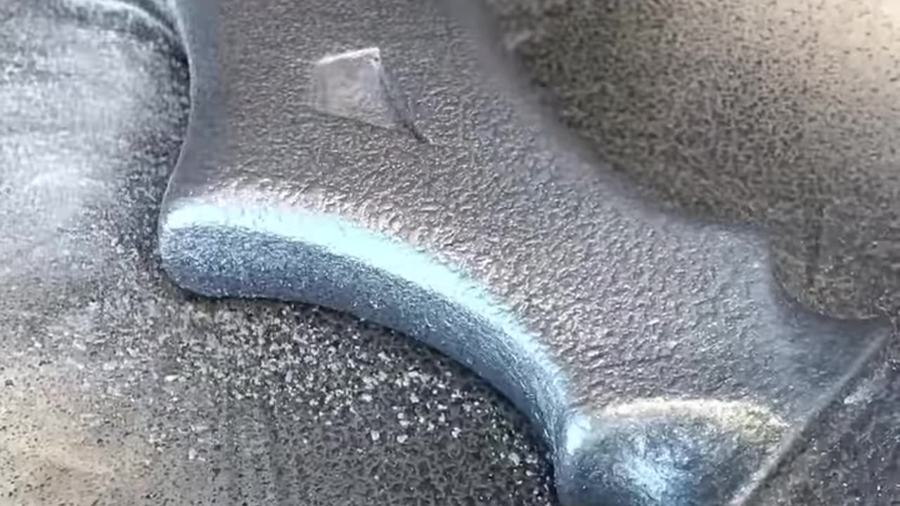 Making a sword in chocolate to fight the Enemies.