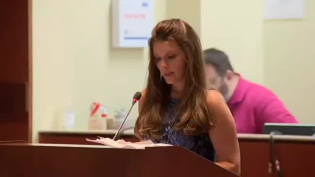 Loudoun County Teacher Resigns at School Board Meeting