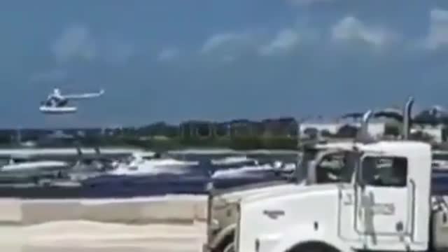 È fantastico!! Le barche si radunano per portare cibo, medicine e acqua a Cuba!💥💥💥