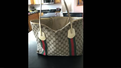 Купили контейнер на аукционе, а там Gucci, Prada, Louis Vuitton, Cartier, Chloe, Ferragamo