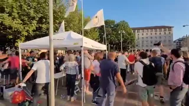 GAZEBO DEI 5 STELLE ABBATTUTO A MILANO