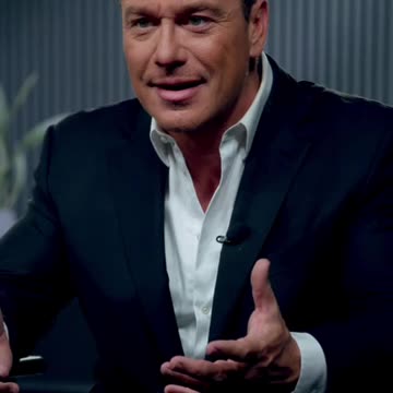 What if 100 Russians were openly campaigning for a U.S. presidential candidate?