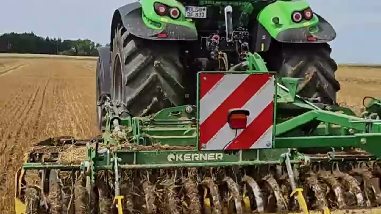 LADY drive BIG Green Power ...