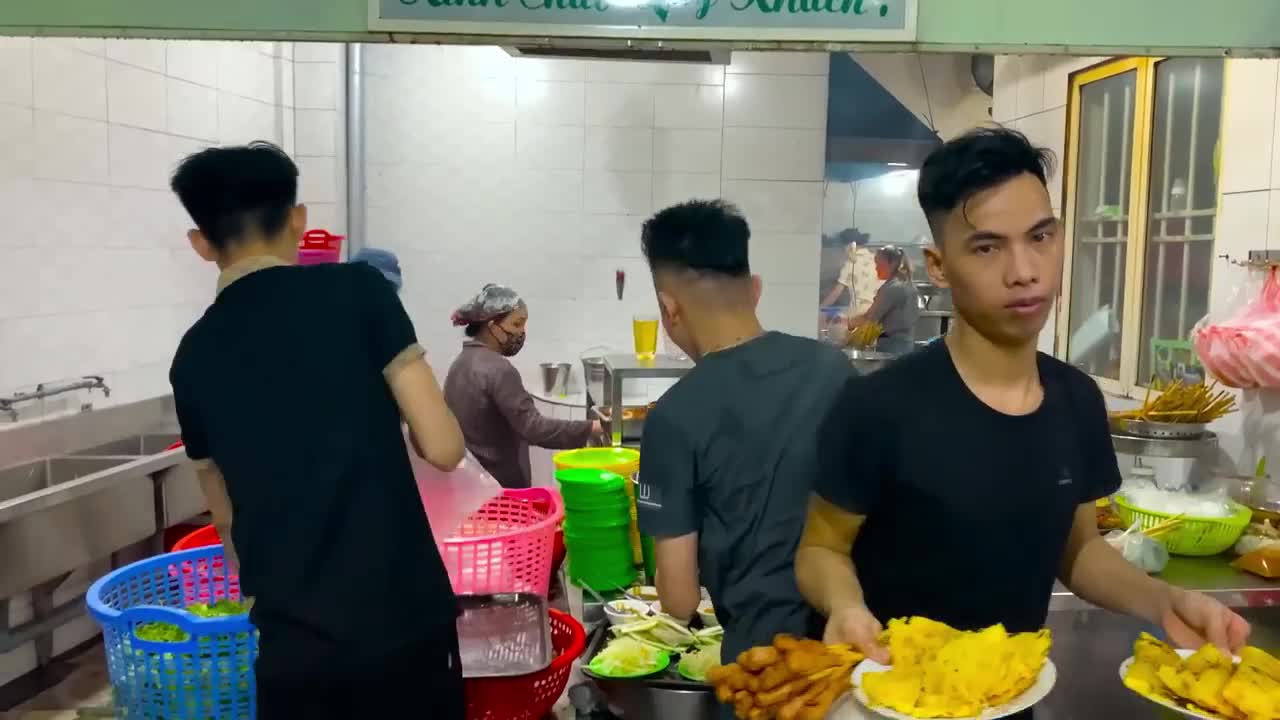 Best Vietnamese Street Food 2022 Collection in Saigon