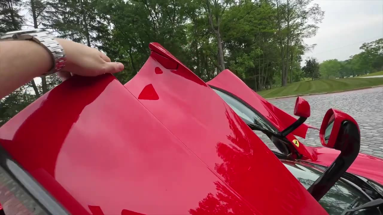 What It's Like To Drive A Ferrari LaFerrari!