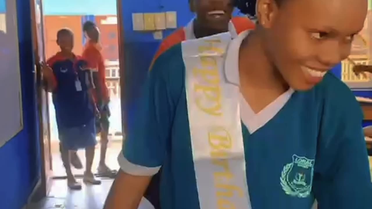 Typical birthday day in a Nigerian school 😭👊🏾