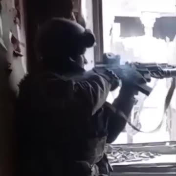 Ukrainian soldier narrowly avoids flying bullet