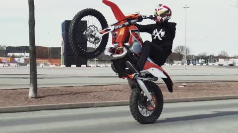 EXTREME SUPERMOTO/DIRTBIKE STREET STUNTS!