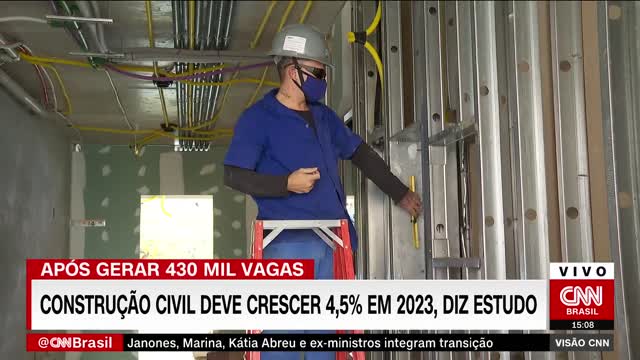 Após gerar 430 mil novas vagas, construção civil deve crescer 4,5% em 2023, diz estudo | VISÃO CNN