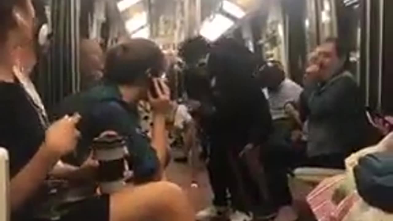 Ο ΧΙΚ ΤΡΑΓΟΥΔΙΣΤΗΣ