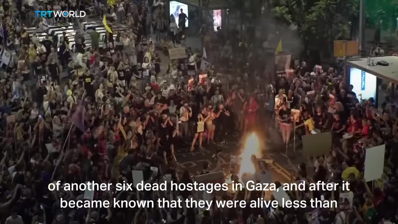 Scuffles erupt between police and protesters in Tel Aviv
