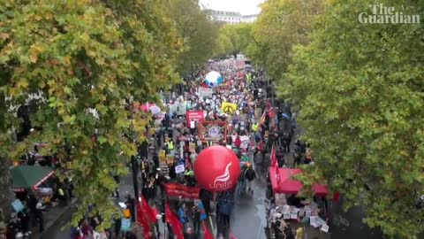 Thousands Rally In London 🇬🇧