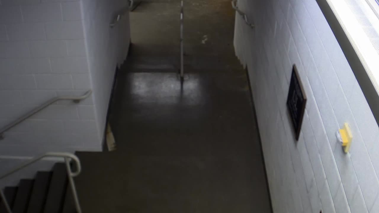 7187CVCULStair45North_2021-01-05_01h00min00s577ms.mp4
