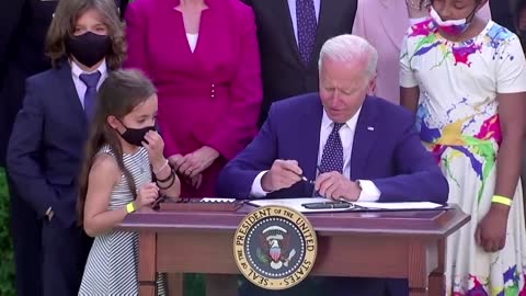 Biden honors capital police with medal ceremony