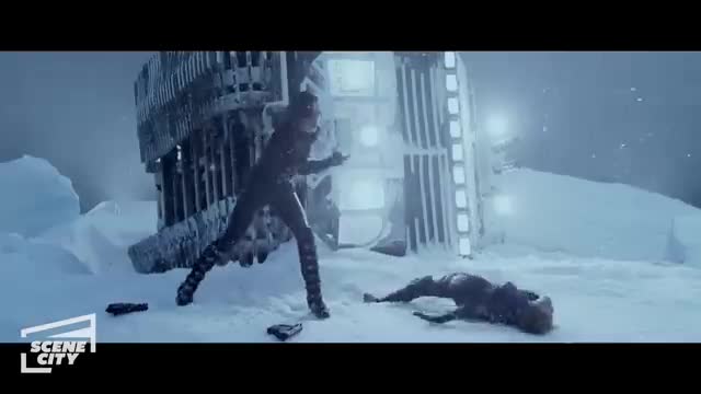 Resident Evil Retribution: Jill vs. Alice Fight Scene (HD Clip)