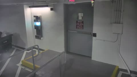 6044RHOBG2G2JSouthVestibule_2021-01-05_01h00min01s723ms.mp4