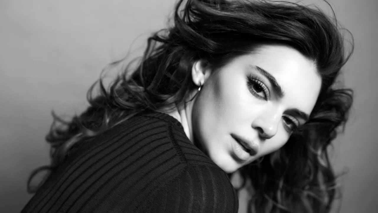 Kendall Jenner and Hairography