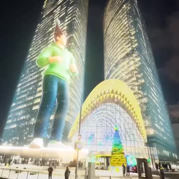 💚 Sberbank, the main Russian bank, very creatively decorated its office