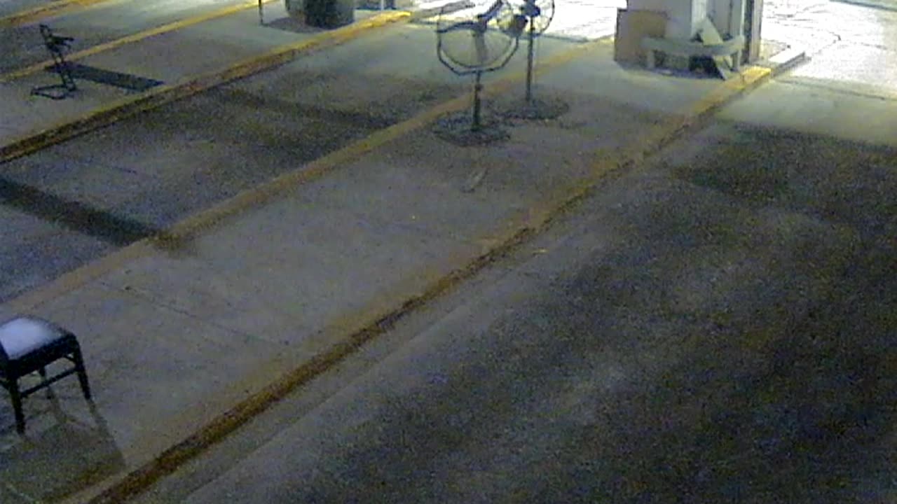 3138RHOBG3CStGarageLeftDoor_2021-01-06_01h12min57s130ms.mp4