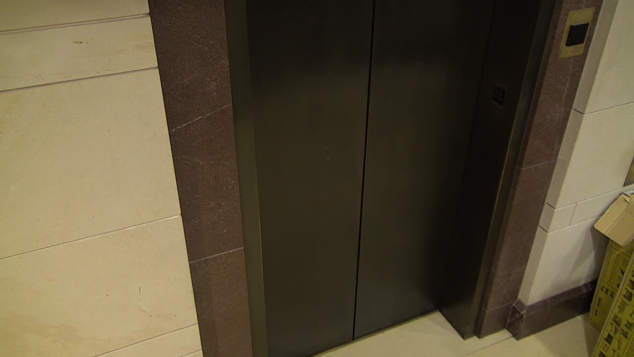 7026CVCSLElevatorLobbyAtriumSVC312_2021-01-05_04h20min01s033ms.mp4