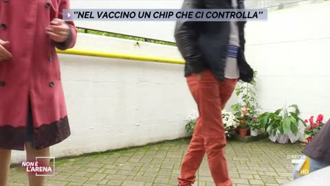 San Basilio, comunità romena rifiuta vaccino: "Vogliono controllarci con chip e ridurre popolazione"