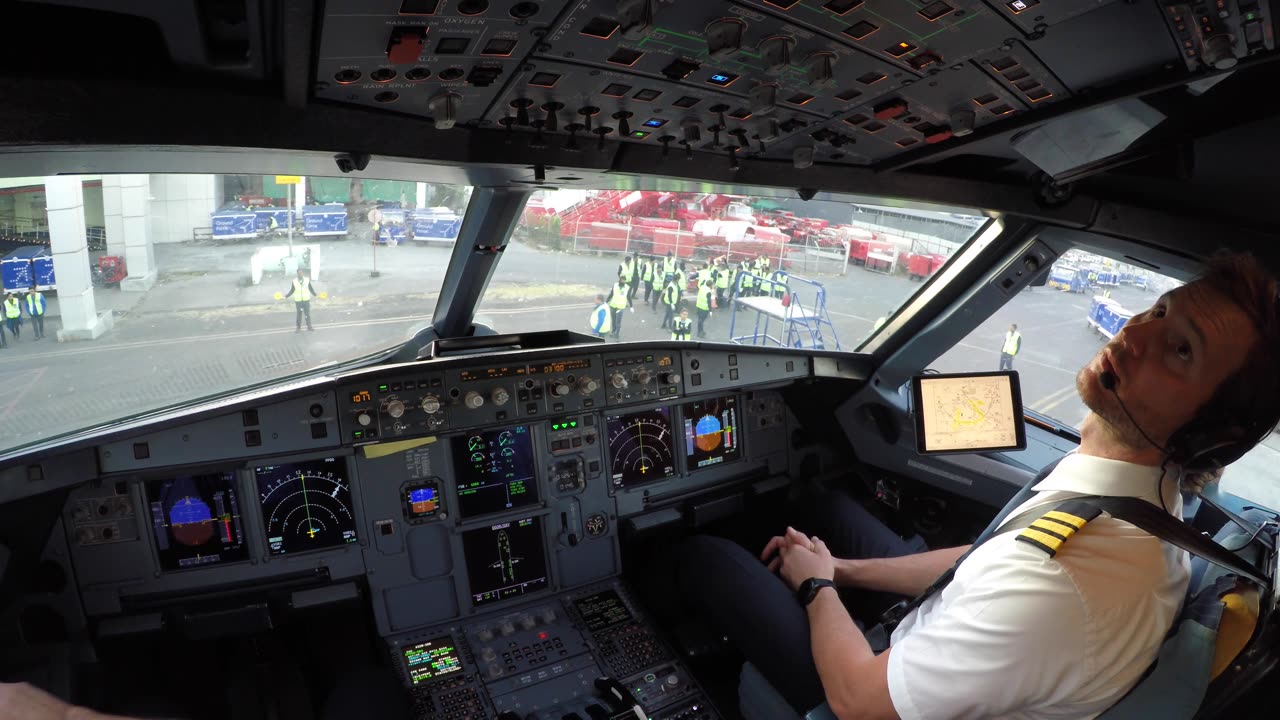 Landing in Nagpur, India on runway 32