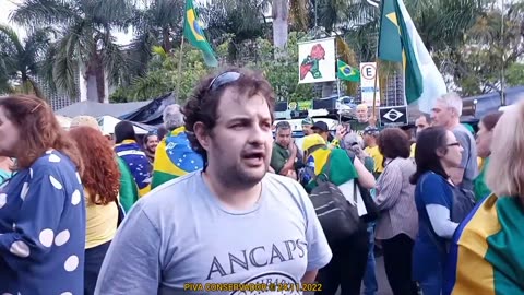 PAULO KOGOS DO CANAL OCIDENTE EM FÚRIA DISCURSA E ORA PELO BRASIL NO QG DO IBIRAPUERA-SP